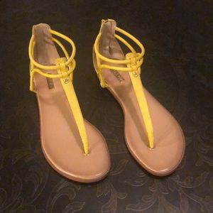 Aldo surie sandal in yellow! Great deal!